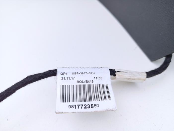 Mittkonsol från en Peugeot 308 SW (L4/L9/LC/LJ/LR) 1.2 12V e-THP PureTech 130 2018