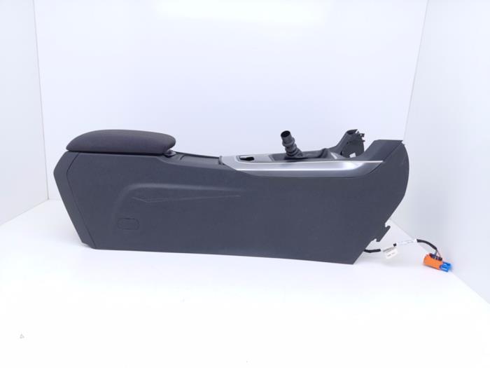 Mittkonsol från en Peugeot 308 SW (L4/L9/LC/LJ/LR) 1.2 12V e-THP PureTech 130 2018