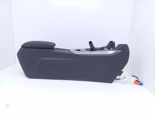 Begagnade Mittkonsol Peugeot 308 SW (L4/L9/LC/LJ/LR) 1.2 12V e-THP PureTech 130 Pris € 125,00 Marginaltabell erbjuds av Automaterialen Ronald Morien B.V.