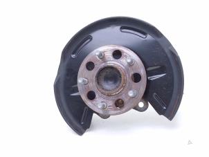 Gebruikte Fusee links-achter Toyota Corolla Touring Sport (E21/EH1) 2.0 16V Hybrid Prijs € 149,00 Margeregeling aangeboden door Automaterialen Ronald Morien B.V.