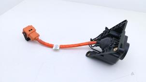 Używane Gniazdo punktu ladowania Porsche Cayenne III (9YA) 3.0 V6 Turbo 24V E-Hybrid Cena € 425,00 Z VAT oferowane przez Automaterialen Ronald Morien B.V.