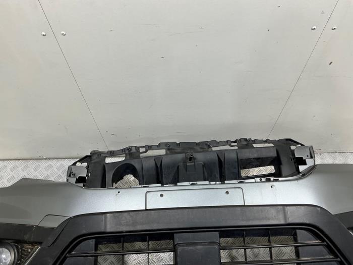Voorbumper van een Suzuki SX4 S-Cross (JY) 1.0 Booster Jet Turbo 12V 2018