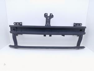 Begagnade Främre stötfångarram Volkswagen Golf VII (AUA) e-Golf Pris € 65,00 Inklusive moms erbjuds av Automaterialen Ronald Morien B.V.