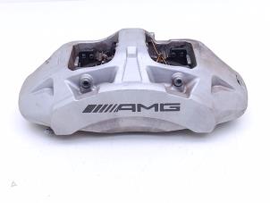 Gebruikte Remklauw (Tang) rechts-voor Mercedes A-Klasse AMG (177.0) 2.0 A-35 AMG Turbo 16V 4Matic Prijs € 125,00 Margeregeling aangeboden door Automaterialen Ronald Morien B.V.