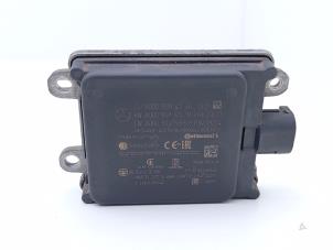 Gebruikte ACC Sensor (afstand) Mercedes E Estate (S213) E-200d 1.6 Turbo 16V Prijs € 295,00 Margeregeling aangeboden door Automaterialen Ronald Morien B.V.