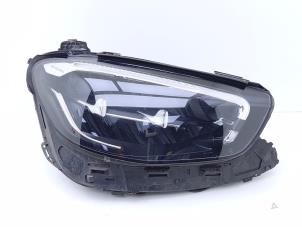 Gebruikte Koplamp rechts Mercedes E Estate (S213) E-200d 1.6 Turbo 16V Prijs € 595,00 Margeregeling aangeboden door Automaterialen Ronald Morien B.V.