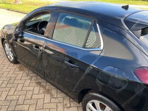 Begagnade Bakdörr, 4-dörrars, vänster Opel Corsa F (UB/UH/UP) 1.5 CDTI 100 Pris € 125,00 Marginaltabell erbjuds av Automaterialen Ronald Morien B.V.
