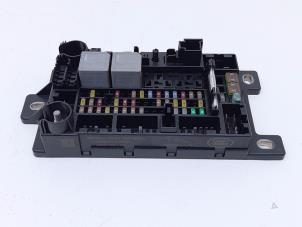 Gebruikte Zekeringkast Jaguar E-Pace 2.0 D 165 MHEV 16V AWD Prijs € 127,05 Inclusief btw aangeboden door Automaterialen Ronald Morien B.V.