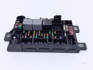 Gebruikte Zekeringkast Jaguar E-Pace 2.0 D 165 MHEV 16V AWD Prijs € 127,05 Inclusief btw aangeboden door Automaterialen Ronald Morien B.V.