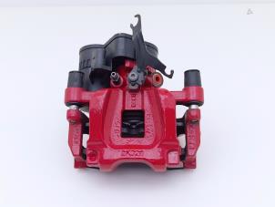 Gebruikte Remklauw (Tang) links-achter Jaguar E-Pace 2.0 D 165 MHEV 16V AWD Prijs € 211,75 Inclusief btw aangeboden door Automaterialen Ronald Morien B.V.