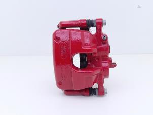 Gebruikte Remklauw (Tang) rechts-voor Jaguar E-Pace 2.0 D 165 MHEV 16V AWD Prijs € 332,75 Inclusief btw aangeboden door Automaterialen Ronald Morien B.V.