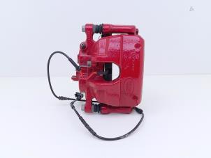 Gebruikte Remklauw (Tang) links-voor Jaguar E-Pace 2.0 D 165 MHEV 16V AWD Prijs € 332,75 Inclusief btw aangeboden door Automaterialen Ronald Morien B.V.