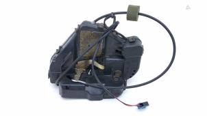 Używane Mechanizm blokady drzwi prawych tylnych wersja 4-drzwiowa Mercedes E Combi (S211) 3.2 E-320 CDI 24V Cena € 25,00 Procedura marży oferowane przez Automaterialen Ronald Morien B.V.