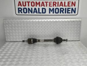 Gebruikte Cardanas links-voor (VWA) Peugeot 207 SW (WE/WU) 1.6 HDi Prijs € 35,00 Margeregeling aangeboden door Automaterialen Ronald Morien B.V.
