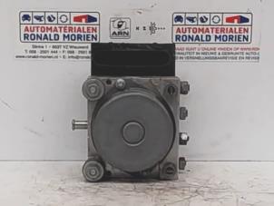 Gebruikte ABS Pomp Renault Clio III Estate/Grandtour (KR) 1.5 dCi FAP Prijs € 75,00 Margeregeling aangeboden door Automaterialen Ronald Morien B.V.