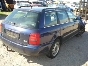 Begagnade Dragkrok Audi A4 Avant Quattro (B5) 2.6 V6 Pris € 75,00 Marginaltabell erbjuds av Automaterialen Ronald Morien B.V.