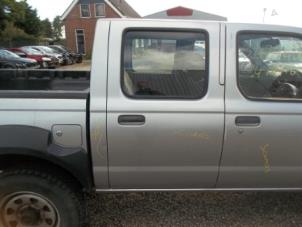 Begagnade Bakdörr, 4-dörrars, höger Nissan Navara (D40) 2.5 dCi 16V 4x4 Pris € 195,00 Marginaltabell erbjuds av Automaterialen Ronald Morien B.V.