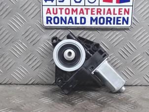Begagnade Motor, dörrfönster Volvo V60 I (FW/GW) 2.0 D2 16V Pris € 33,00 Marginaltabell erbjuds av Automaterialen Ronald Morien B.V.