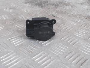 Gebruikte Kachelklep Motor Opel Insignia Sports Tourer 2.0 CDTI 16V Prijs € 20,00 Margeregeling aangeboden door Automaterialen Ronald Morien B.V.