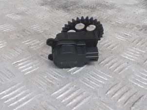 Gebruikte Kachelklep Motor Opel Insignia Sports Tourer 2.0 CDTI 16V Prijs € 20,00 Margeregeling aangeboden door Automaterialen Ronald Morien B.V.