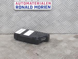 Begagnade Telefongränssnitt Volkswagen Scirocco (137/13AD) 2.0 TDI 16V Pris € 150,00 Marginaltabell erbjuds av Automaterialen Ronald Morien B.V.