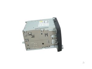 Begagnade CD-spelare med radio Volkswagen Sharan (7N) 2.0 TDI 16V 4Motion Pris € 75,00 Marginaltabell erbjuds av Automaterialen Ronald Morien B.V.