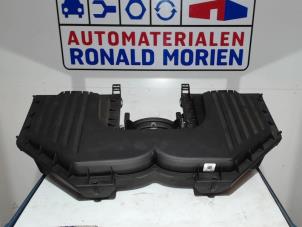 Nowe Obudowa filtra powietrza BMW X5 (E70) 4.8i V8 32V Cena € 151,25 Z VAT oferowane przez Automaterialen Ronald Morien B.V.