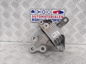 Begagnade Fäste, växellåda Opel Astra J (PC6/PD6/PE6/PF6) 1.6 16V Ecotec Pris € 30,00 Marginaltabell erbjuds av Automaterialen Ronald Morien B.V.