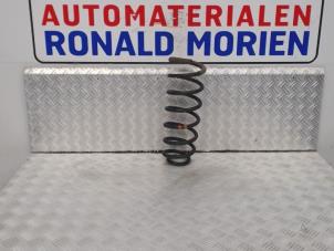 Gebruikte Veerschroef achter Fiat Scudo (270) 1.6 D Multijet DPF Prijs € 40,00 Margeregeling aangeboden door Automaterialen Ronald Morien B.V.