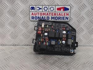 Begagnade Säkringsbox Opel Karl Pris € 85,00 Marginaltabell erbjuds av Automaterialen Ronald Morien B.V.