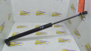 Begagnade Gasfjäder, höger bak Volkswagen Sharan (7M8/M9/M6) 1.8 Turbo 20V Pris € 15,75 Marginaltabell erbjuds av Binckhorst BV