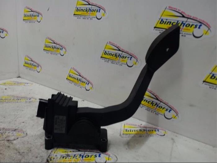 Gaspedal från en Fiat Punto II (188) 1.2 16V 3-Drs. 2002