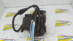 Begagnade Främre bromsok, vänster Fiat Punto II (188) 1.3 JTD 16V Pris € 31,50 Marginaltabell erbjuds av Binckhorst BV