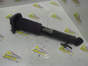 Gebruikte Schokdemper rechts-achter BMW X5 (E70) xDrive 35d 3.0 24V Prijs € 84,00 Margeregeling aangeboden door Binckhorst BV