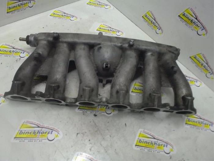 Insugsrör från en Volvo XC90 I 2.9 T6 24V 2005