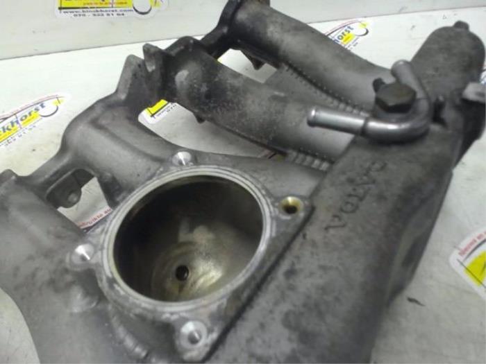 Insugsrör från en Volvo XC90 I 2.9 T6 24V 2005