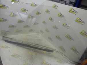 Begagnade Dörrfönster, 2-dörrars, höger Hyundai H-100 2.5 Diesel Pris € 42,00 Marginaltabell erbjuds av Binckhorst BV