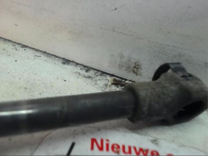 Gasfjäder, höger bak från en Peugeot 206 SW (2E/K) 1.4 2002