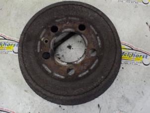 Używane Hamulec bebnowy tyl Skoda Fabia II Combi 1.4i 16V Cena € 26,25 Procedura marży oferowane przez Binckhorst BV