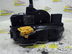 Gebruikte Deurslot Mechaniek 4Deurs links-achter Opel Astra J Sports Tourer (PD8/PE8/PF8) 1.3 CDTI 16V ecoFlex Prijs € 31,50 Margeregeling aangeboden door Binckhorst BV