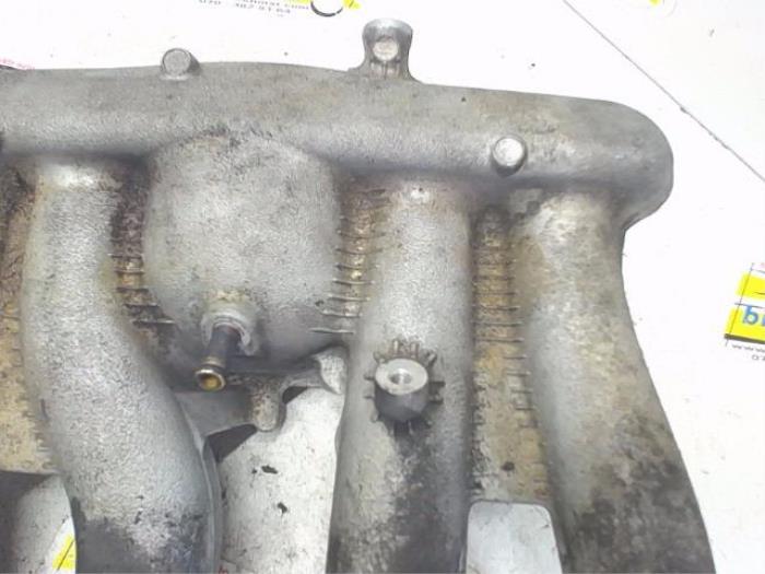 Insugsrör från en Volvo XC90 I 2.5 T 20V 2004