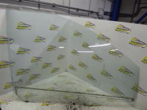 Begagnade Dörrfönster, 4-dörrars, höger fram Hyundai Matrix 1.6 16V Pris € 36,75 Marginaltabell erbjuds av Binckhorst BV