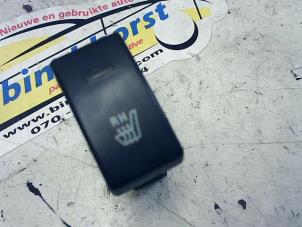 Gebruikte Stoelverwarmings Schakelaar Kia Picanto (BA) 1.1 12V Prijs € 10,50 Margeregeling aangeboden door Binckhorst BV