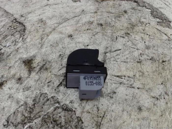 Przelacznik elektrycznej szyby z Audi A6 Quattro (C6) 3.0 TDI V6 24V 2005