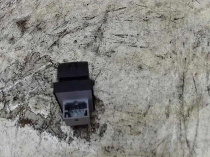 Przelacznik elektrycznej szyby z Audi A6 Quattro (C6) 3.0 TDI V6 24V 2005