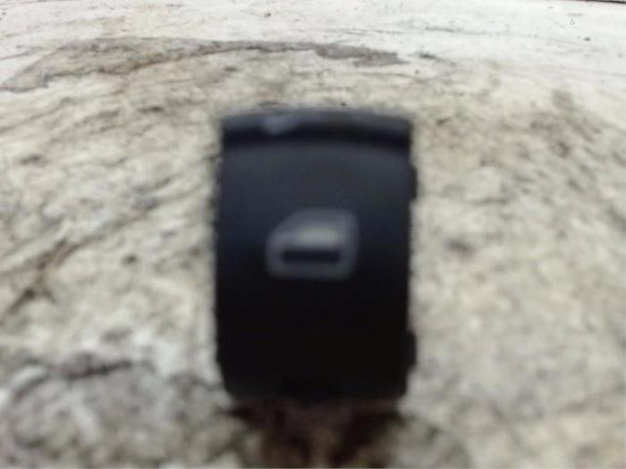 Przelacznik elektrycznej szyby z Audi A6 Quattro (C6) 3.0 TDI V6 24V 2005