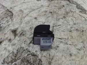 Gebruikte Elektrisch Raam Schakelaar Audi A6 Quattro (C6) 3.0 TDI V6 24V Prijs € 10,50 Margeregeling aangeboden door Binckhorst BV