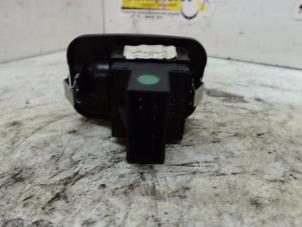 Begagnade Brytare, eldrivna fönster Lancia Ypsilon (843) 1.3 JTD 16V Multijet Pris € 10,50 Marginaltabell erbjuds av Binckhorst BV