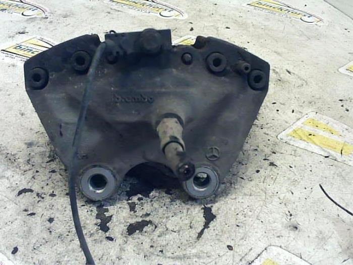 Bakre bromsok, höger från en Mercedes-Benz ML I (163) 270 2.7 CDI 20V 2004