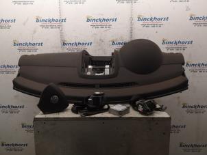 Gebruikte Airbag set + dashboard Volkswagen Golf V (1K1) 1.6 FSI 16V Prijs € 309,75 Margeregeling aangeboden door Binckhorst BV